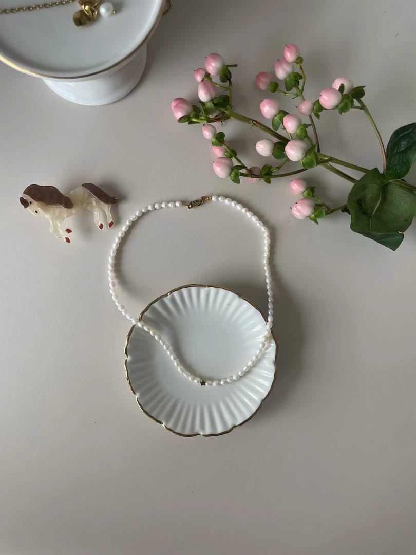 Dětský perlový náhrdelník mamé.